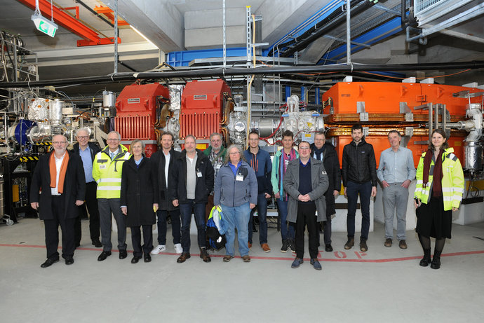 Members of the Committee for Economic Development, Science and Citizen Participation of the City of Darmstadt at the Experimental Storage Ring.