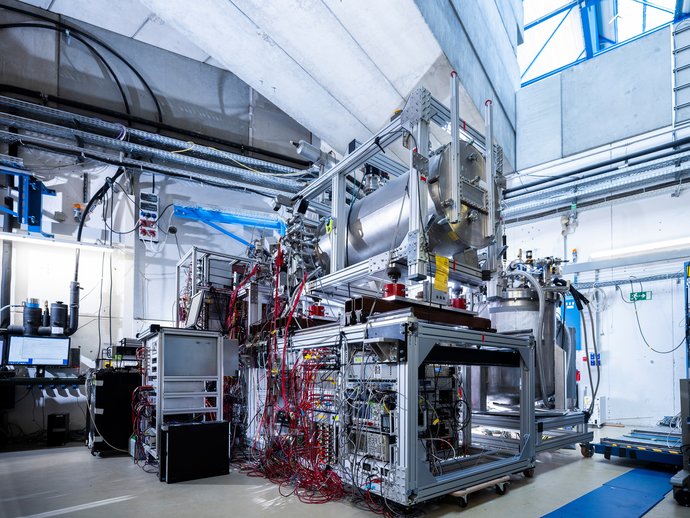 FRS Ion Catcher am finalen Fokus des Hauptzweiges des Fragmentseparators FRS bei GSI. FRS Ion Catcher am finalen Fokus des Hauptzweiges des Fragmentseparators FRS bei GSI.
