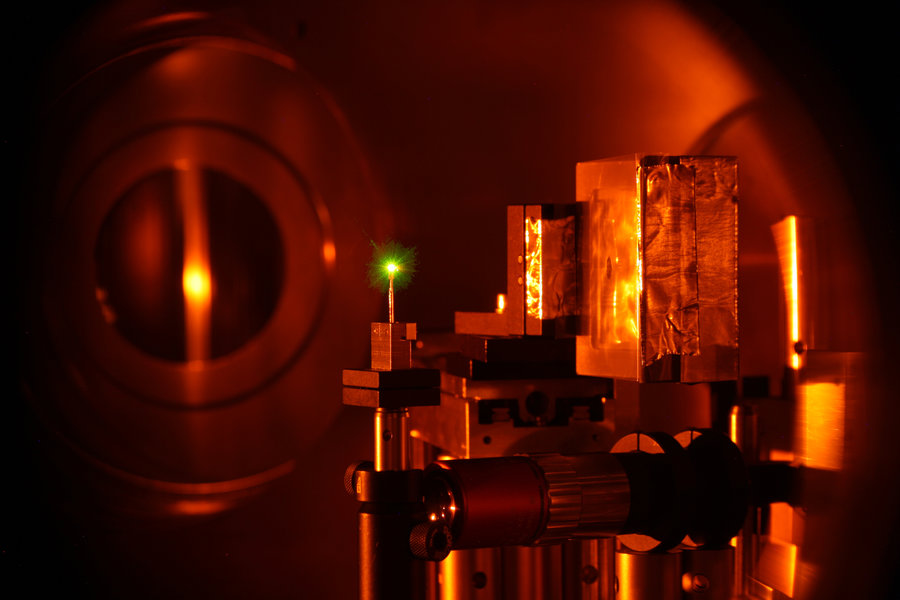 Blick in die Targetkammer des PHELIX-Lasers