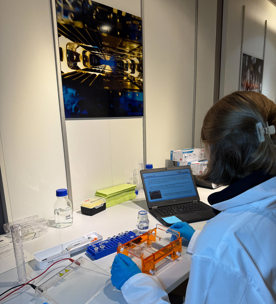 Workshopangebot im SCIENCE POP-UP für interessierte Kleingruppen zu unterschiedlichen Themen aus dem MINT-Bereich. Workshopangebot im SCIENCE POP-UP für interessierte Kleingruppen zu unterschiedlichen Themen aus dem MINT-Bereich.