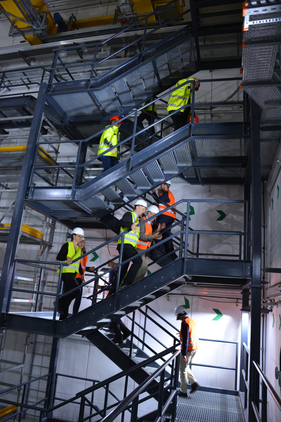 Several relevant stops at the FAIR construction site were included in the tour program for the guests.